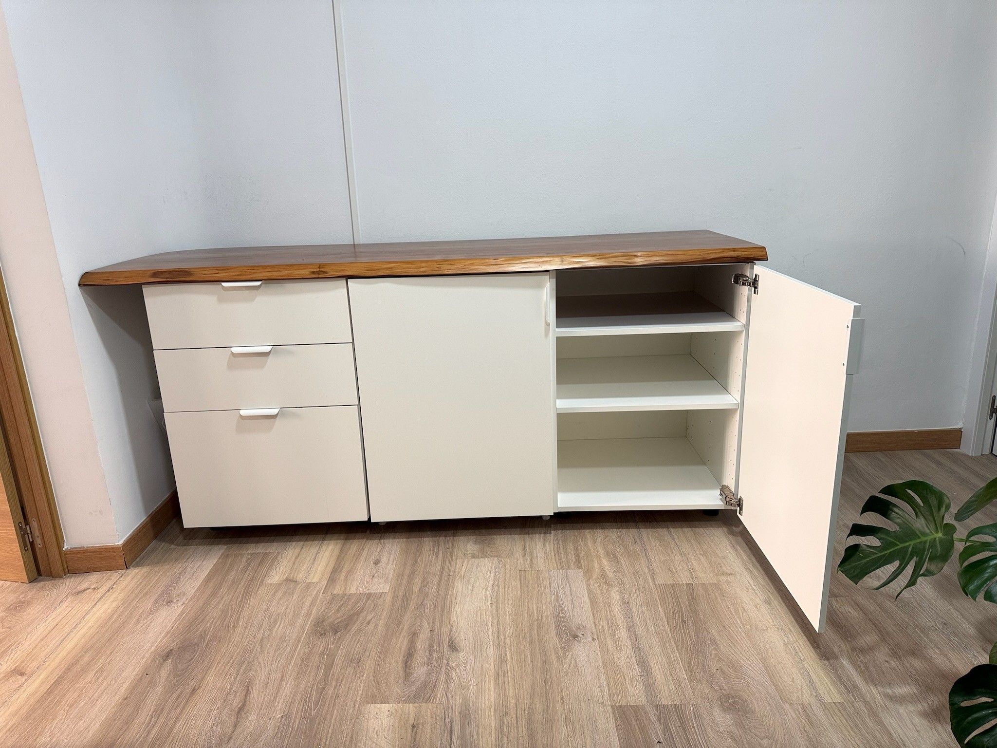 Seller photo