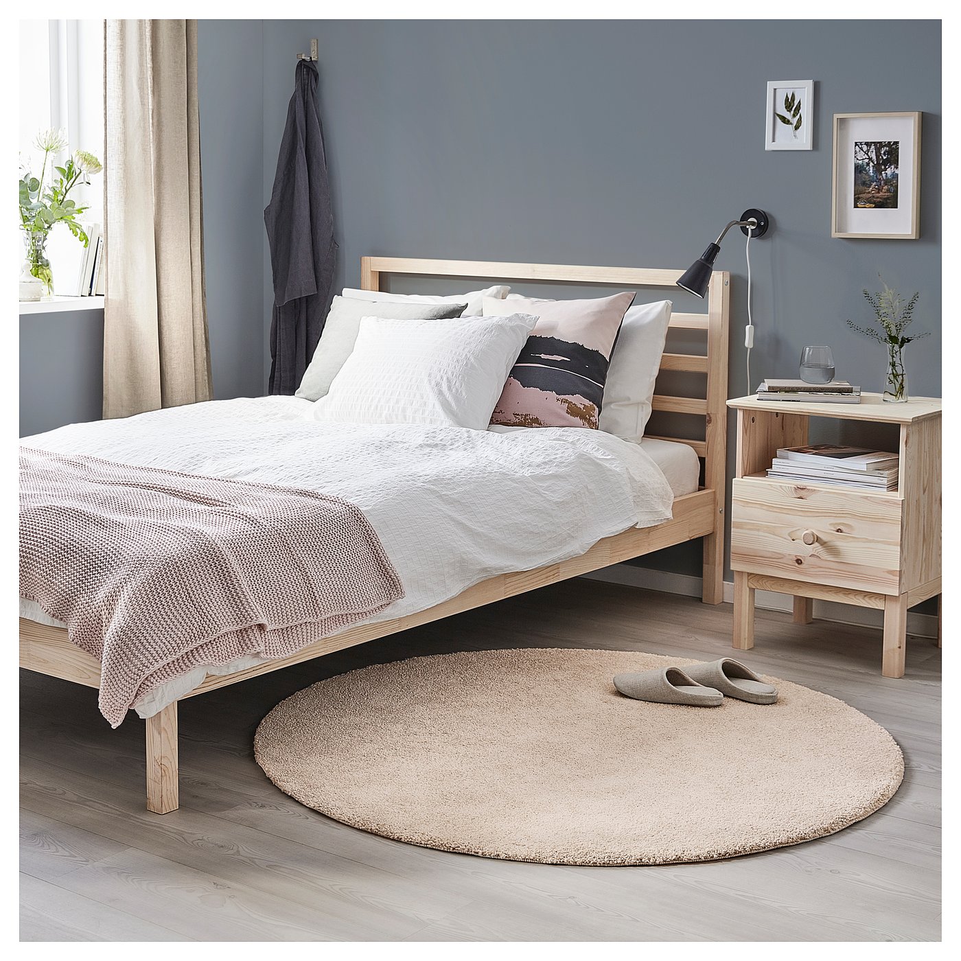 IKEA catalogue photo