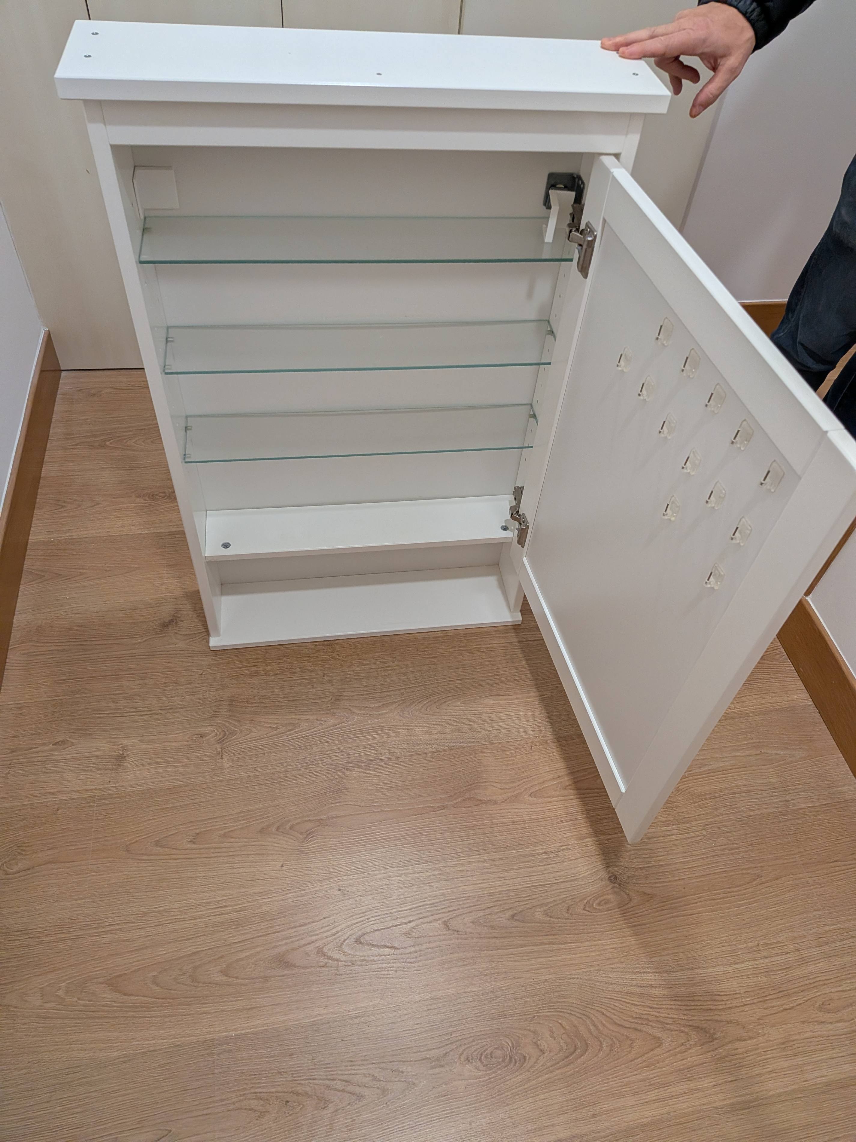 HEMNES